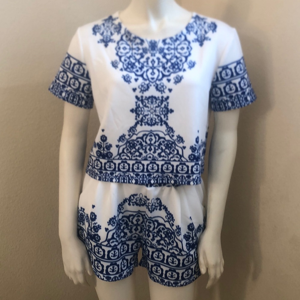 Chinoiserie Blue and White Short Set
